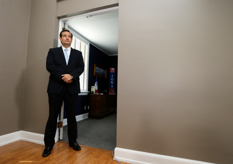 Illustration for article titled Ted Cruz Doesn't Know What to Do With His Arms